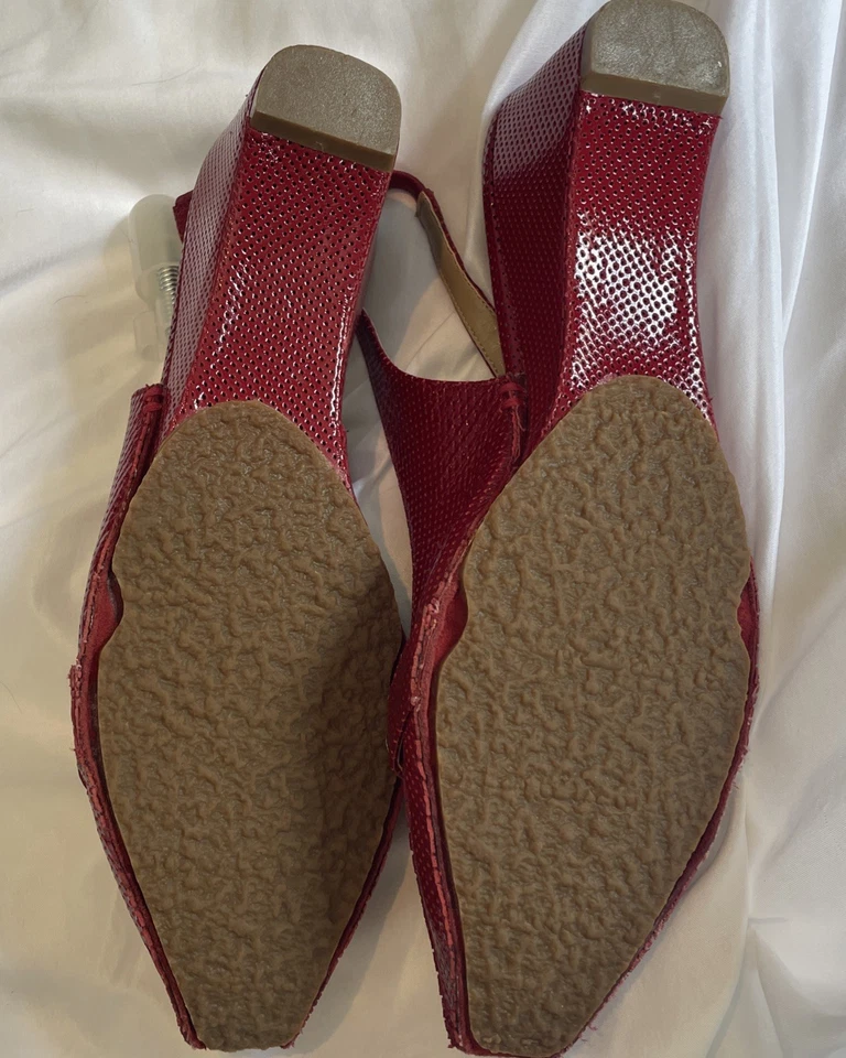 Jessica Bennett Slingback Wedges Salto Vermelho Tamanho 12 Detalhe de Fivela Retrô Vibrações Y2K - Imagem 4 de 4