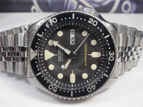 SEIKO 200M SCUBA DIVERS SKX007 DAY/DATE MENS WATCH 7S26-0020 #2 (SN 571377)