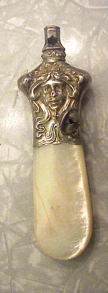 Antiguo sonajero de bebé Art Nouveau, silbato de plata de ley, mango de dentición para fregona Foto 2 de 4