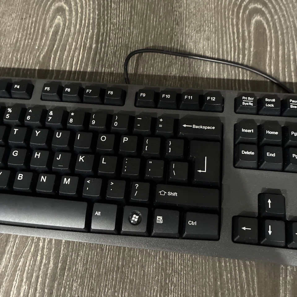 IOGEAR Spill-Resistant Keyboard, Black GKM513 - Image 4 of 4