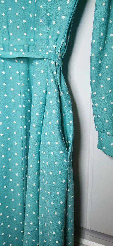 1970's Vintage Sears "The Shirtdress" polka dot polyester pockets, tie belt 8-10 - Image 4 of 4