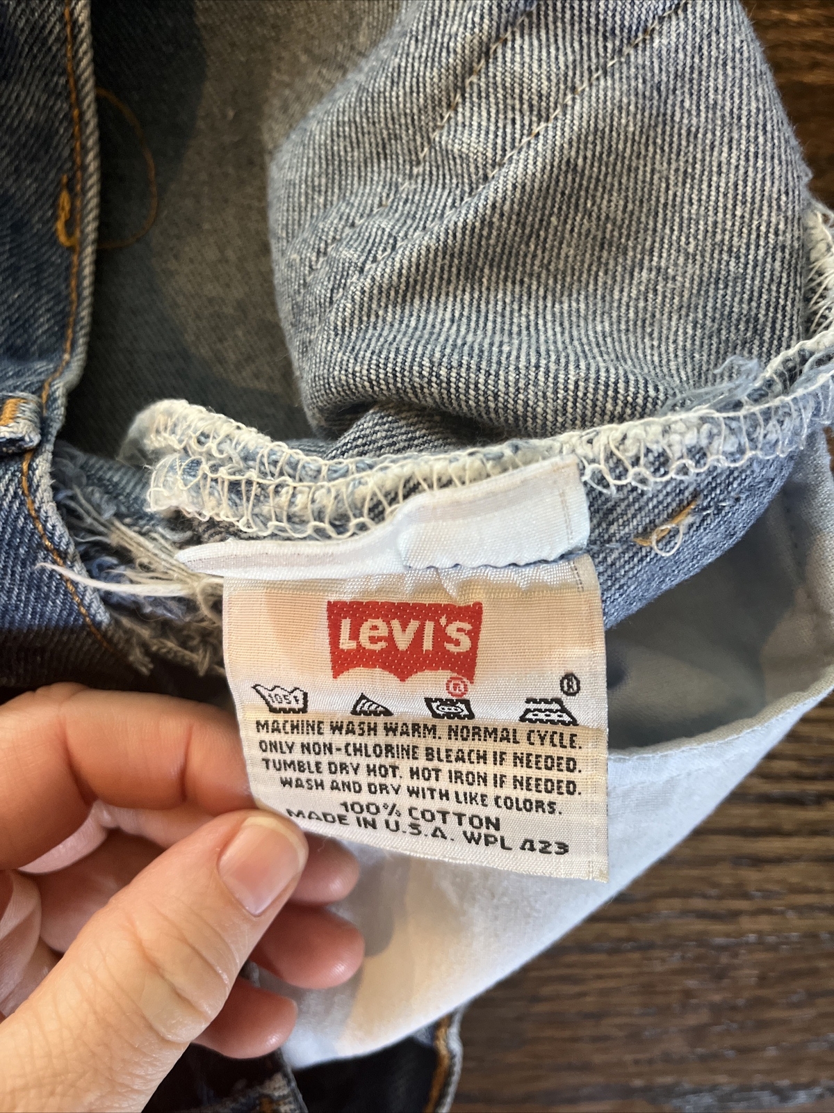 Levis Shorts Womens 28 Blank Tab Distressed Denim Cut-off - View 4