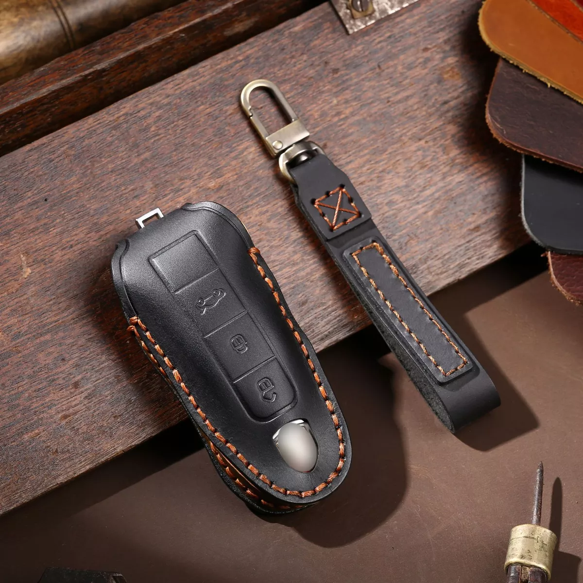 Photo keyring with store leather cover