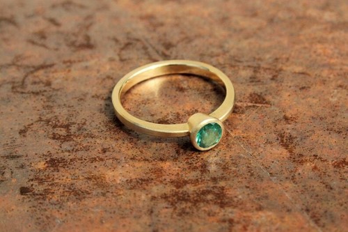 Natural Green Emerald Gemstone Ring 10k Solid Yellow Gold Ring - Picture 2 of 6