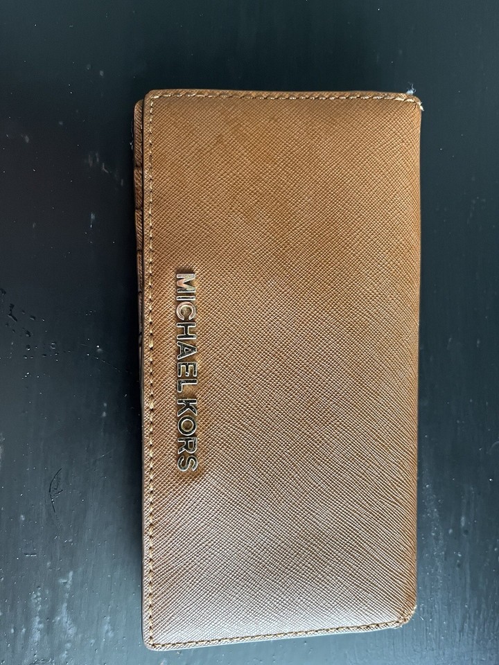 Used Michael Kors Women’s Wallet Tiny Rips But Still Looks Nice Cheap