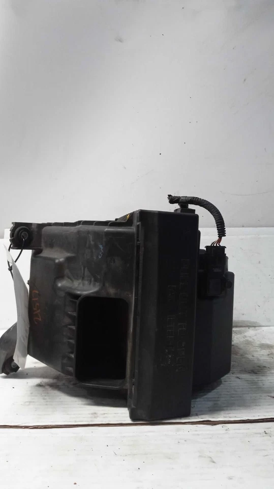 2018 KIA SORENTO 3.3L Air Cleaner Assembly OEM 28110C6200 Used 114K Miles - Image 4 of 4