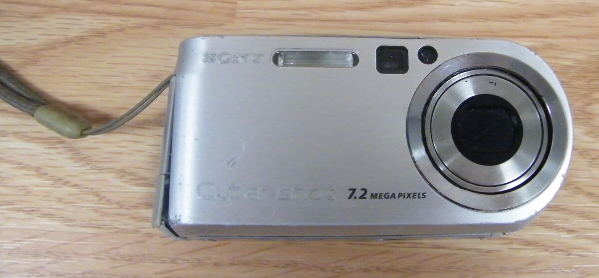 FOR PARTS* Sony Cyber - Shot (N50) 7.2 Mega Pixels Digital FOR PARTS* Sony Cyber - Shot (N50) 7.2 Mega Pixels Digital