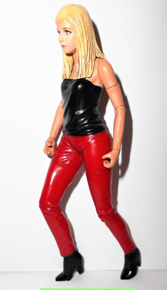 Buffy the Vampire Hunter 1999 BUFFY Red pants Moore Collectibles