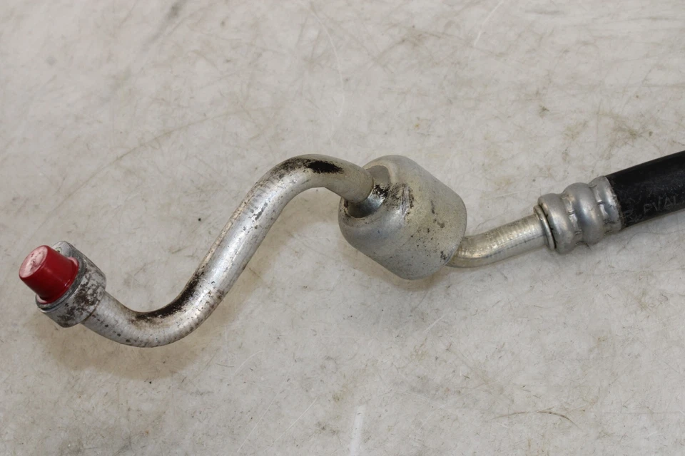 Manguera de succión de aire acondicionado Ford F250 Super Duty 2011-2016 6,2 L OEM GE116 Foto 2 de 4