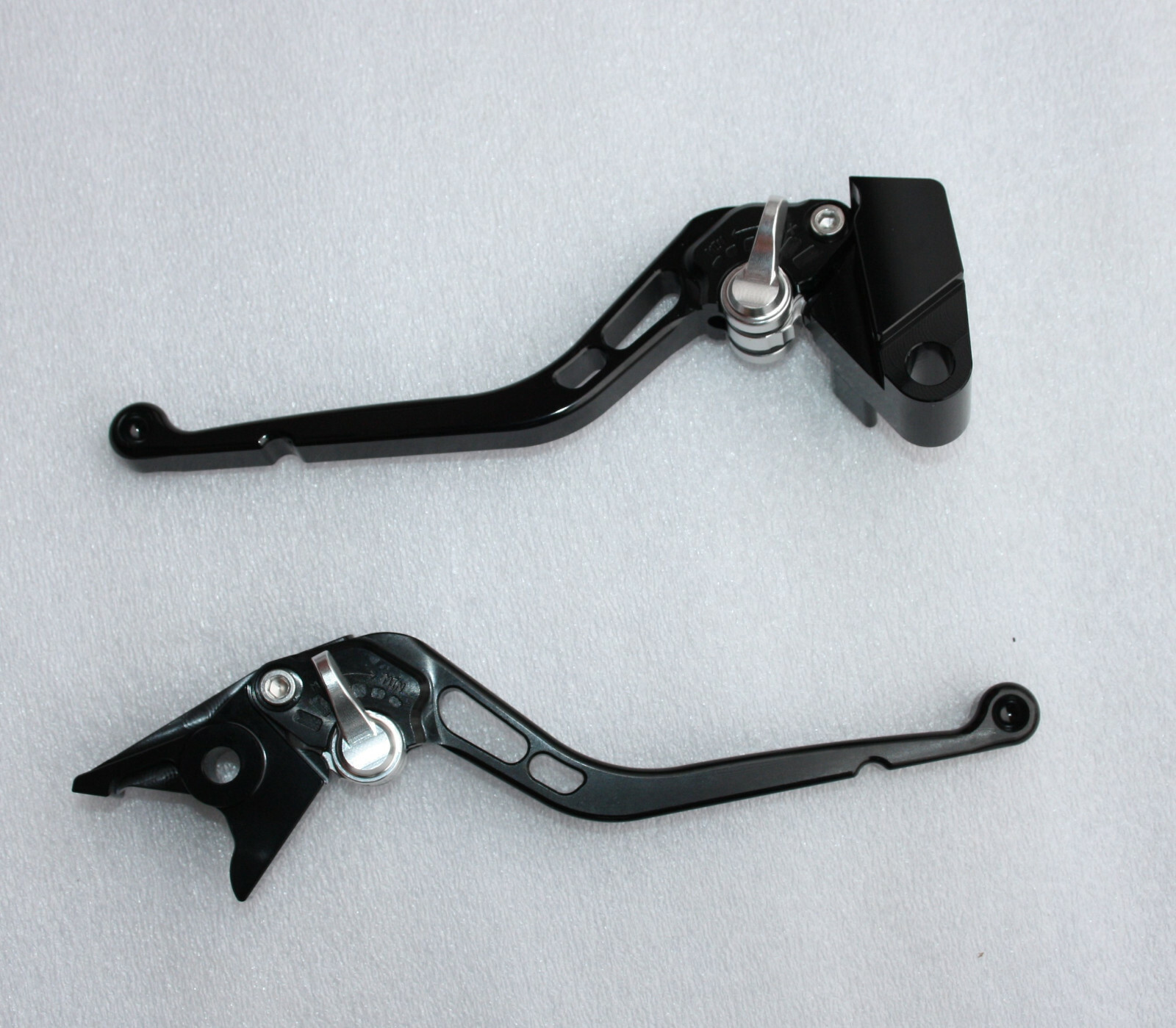 Leviers EVO Triumph Speed Triple 2005 2006 2007 en alu usiné noir et argent