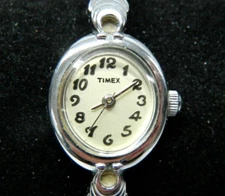 Elligent Silver tone TIMEX lady's/Woman's watch/wristwatch