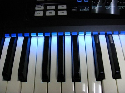 Native Instruments Komplete Kontrol S49 MK1 MIDI Keyboard