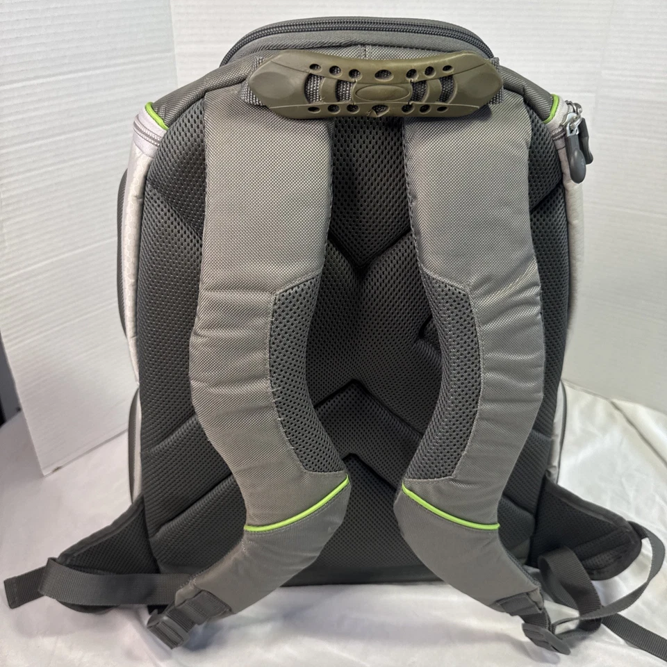 Consola Xbox 360 Mad Catz Negra/Accesorios Mochila Bolso Foto 2 de 4