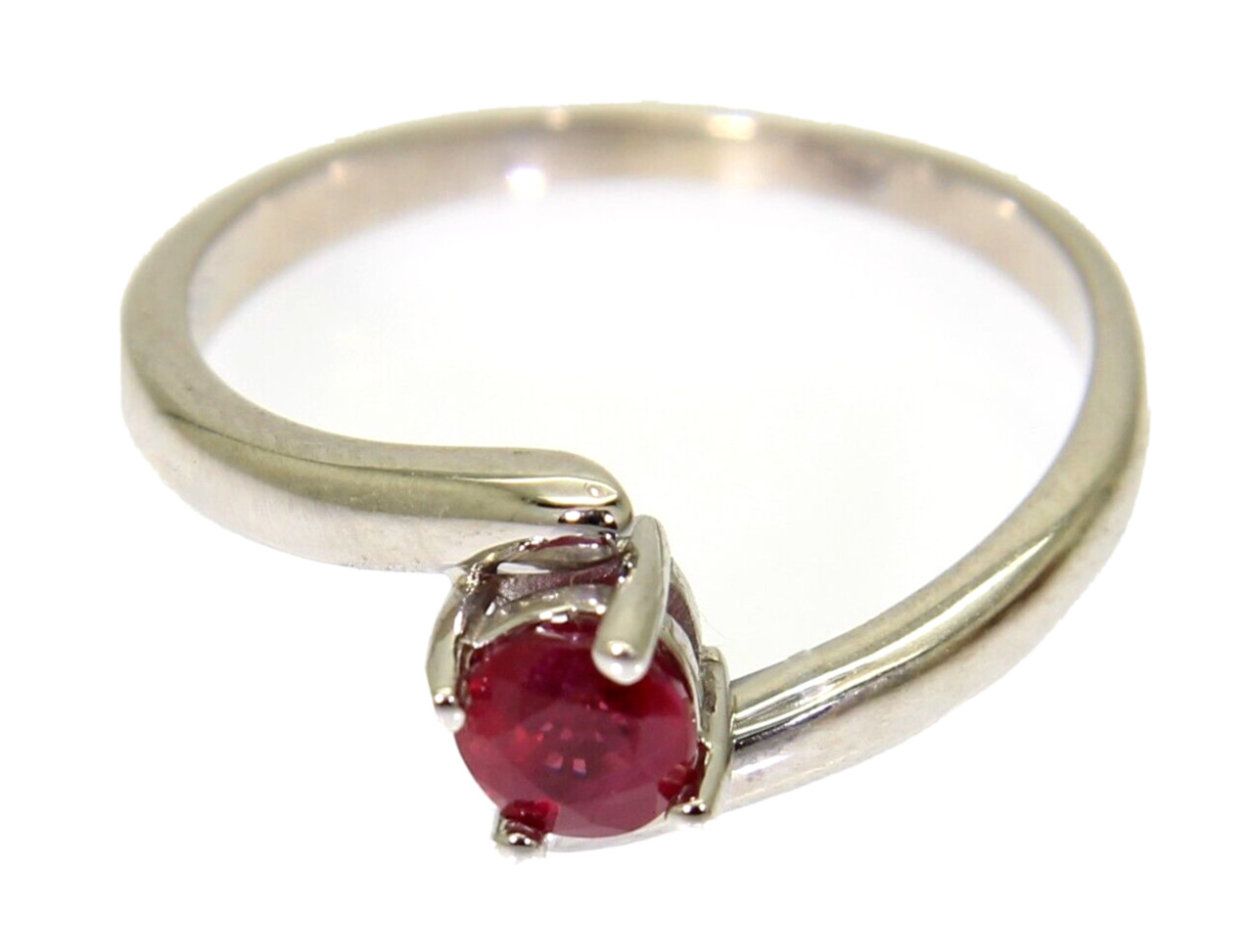 Pretty Ruby Bypass Solitaire 18ct White Gold ring… - image 4