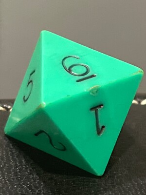 Early vintage Armory d8 green w/ black rpg ad&d dice 120723@