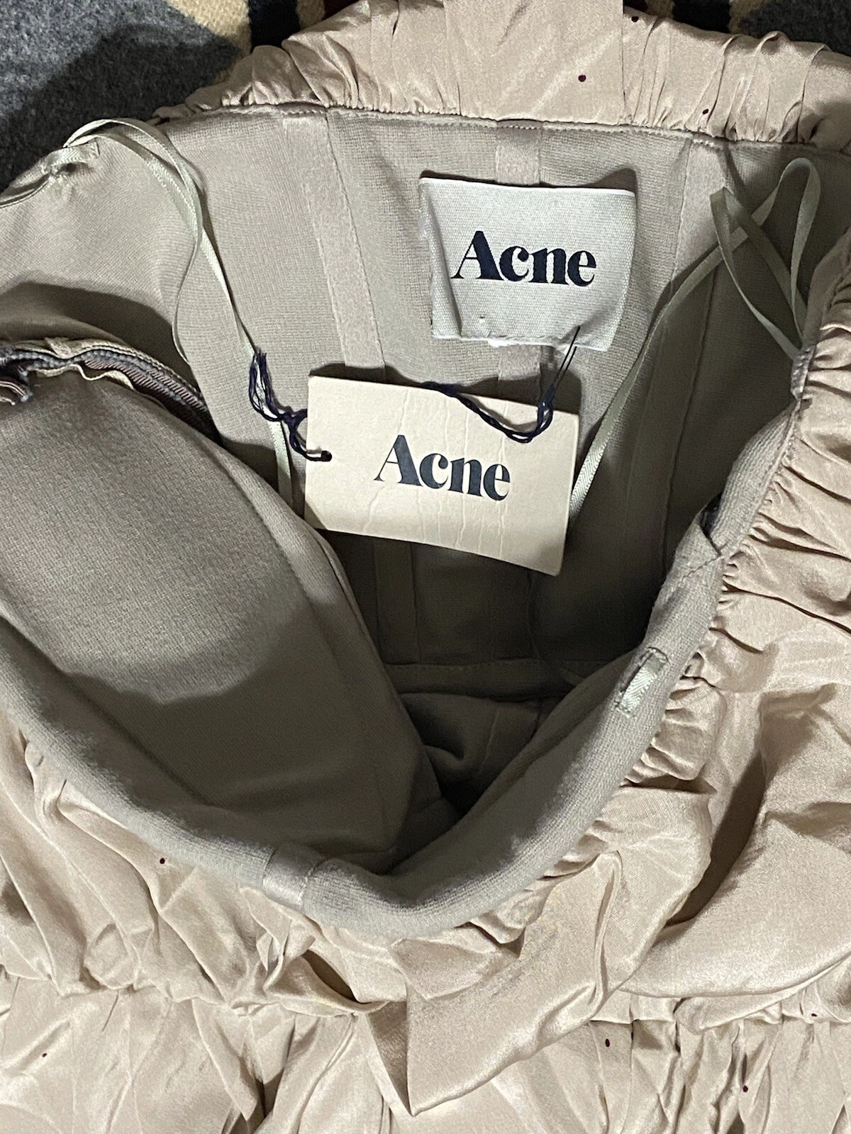 Abito Acne Studios Davina in seta a pois taglia 34 rosa beige nuovo con etichette BR