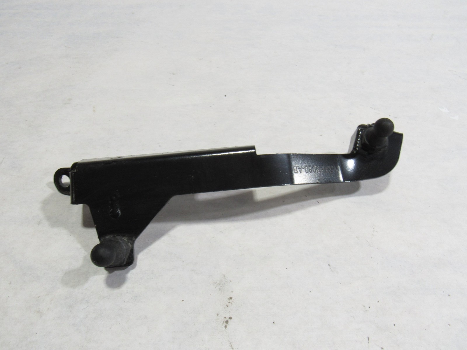 18-21 Aston Martin Vantage 2019 Engine Cover Bracket Mount Support :O
