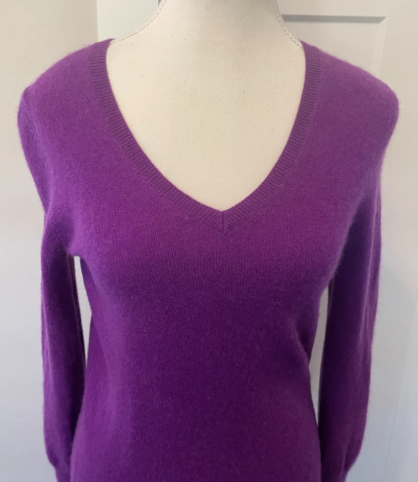 SUÉTER ONLY MINE de cachemir para mujer manga larga PÚRPURA cuello en V talla XS Foto 2 de 4