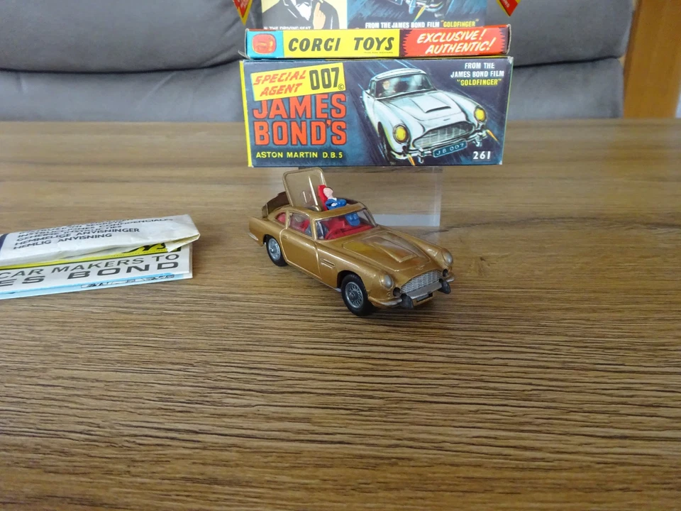 Corgi 261 James Bond's Aston Martin  'Goldfinger' in OVP 60er Jahre Rarität - Bild 4 von 4