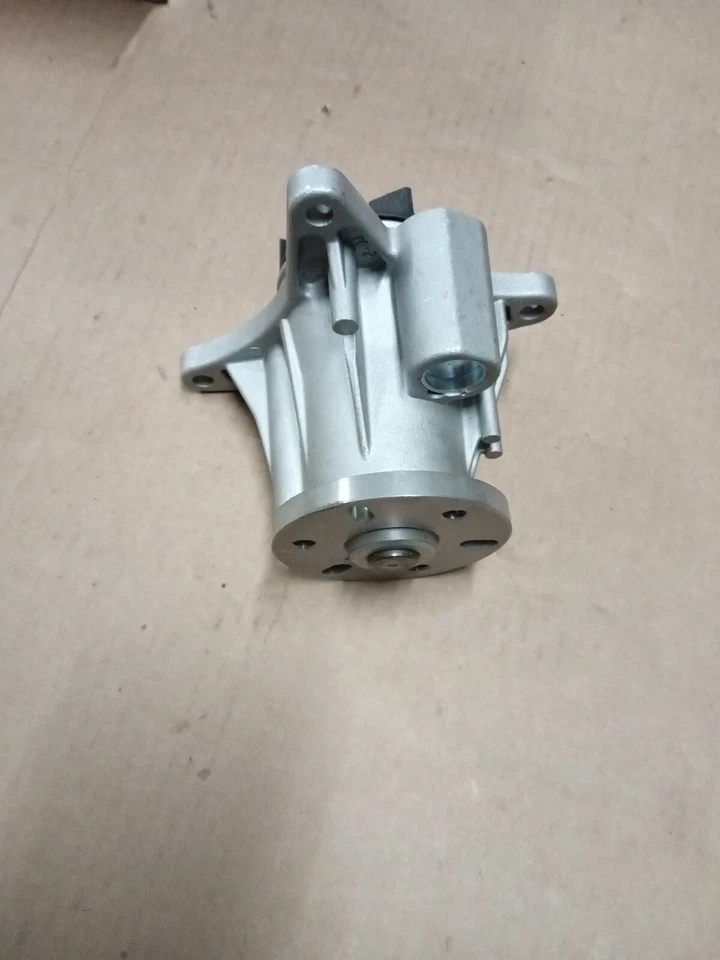 Airtex 2052   Water Pump Jaguar XF XJ Land Rover Discovery Mk4 - Image 3 of 4