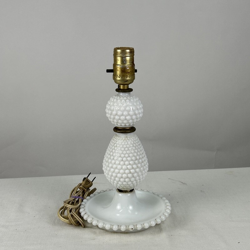 Vintage White Milk Glass Hobnail Table Boudoir Lamp WORKING
