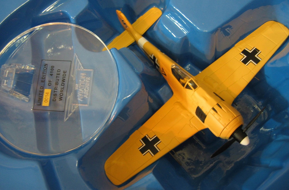 Corgi AA34310 Focke Wulf FW 190 A-3 RAF Evaluation