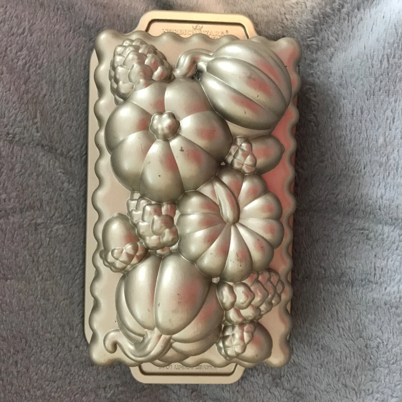 NORDIC WARE Harvest Bounty Loaf Pan gold tone 6 CUPS / 1.4 LITERS