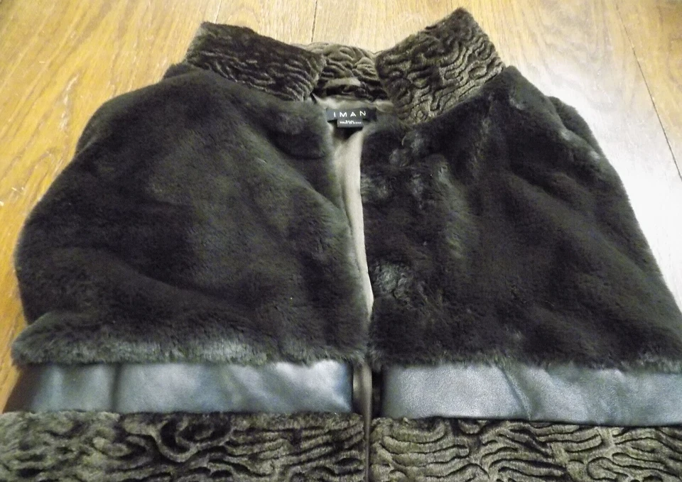 Chaleco IMAN Negro Marrón Imitación Piel Ribete Persa Elegante TAN SUAVE M/L Usado en Excelente Condición Bonito Foto 2 de 4