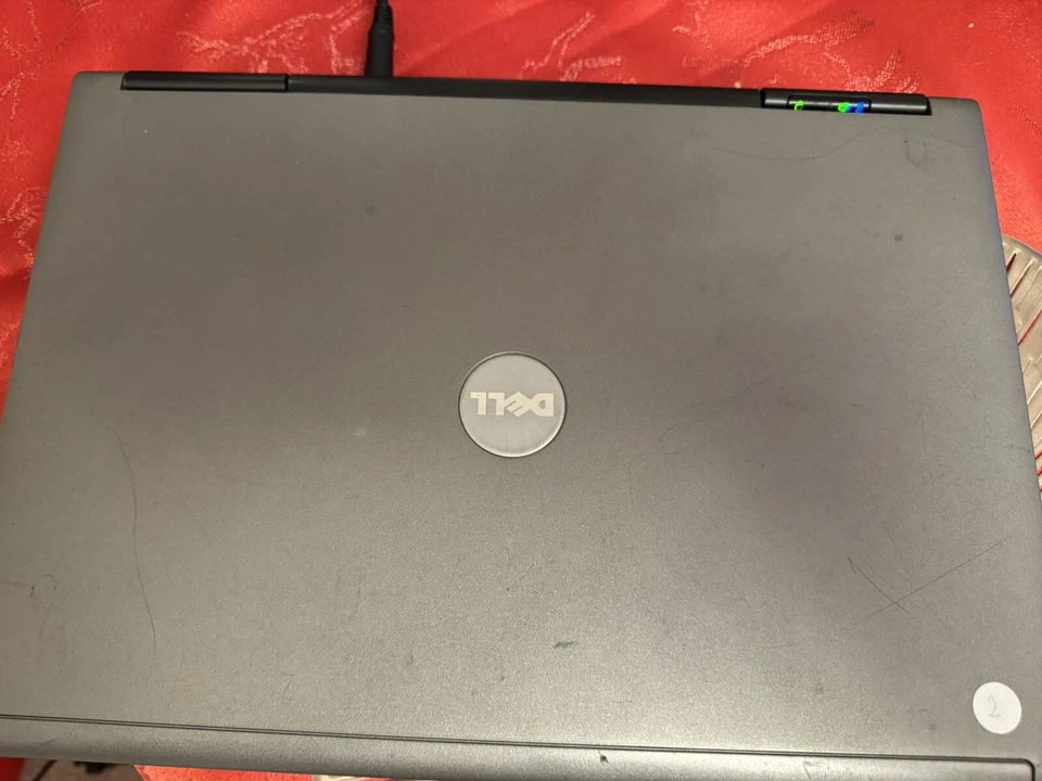 Dell Latitude D630 Laptop Win 7 Pro 14.1" 2.4GHz, 2 GB ram 250 GB hdd - Image 3 of 4
