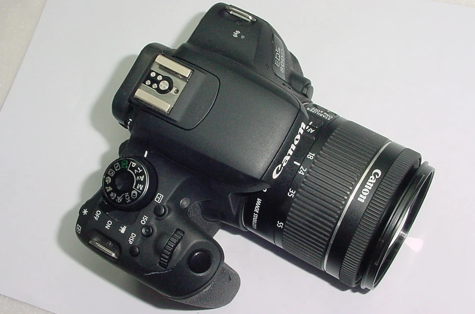 Cámara Canon EOS 800D 24,2 MP SLR - Negra (Kit con EF-S 18-55 mm F4/5,6 IS... Foto 3 de 4