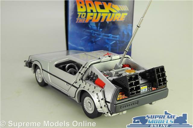 ミニカー CORGI Back to the Future DeLorean s-l1200.jpg