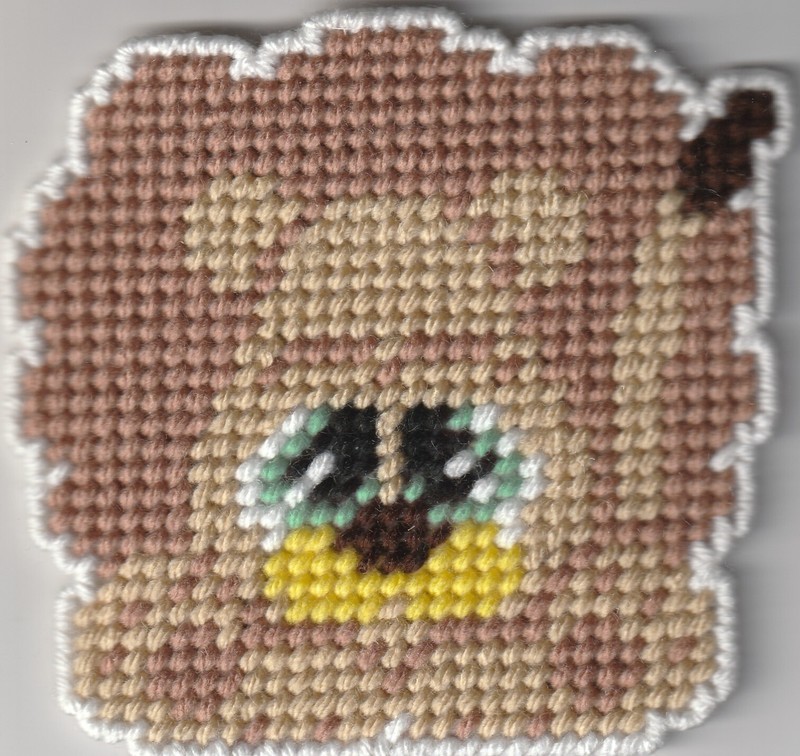 LION -- CUDDLY CRITTER MAGNET -- PLASTIC CANVAS