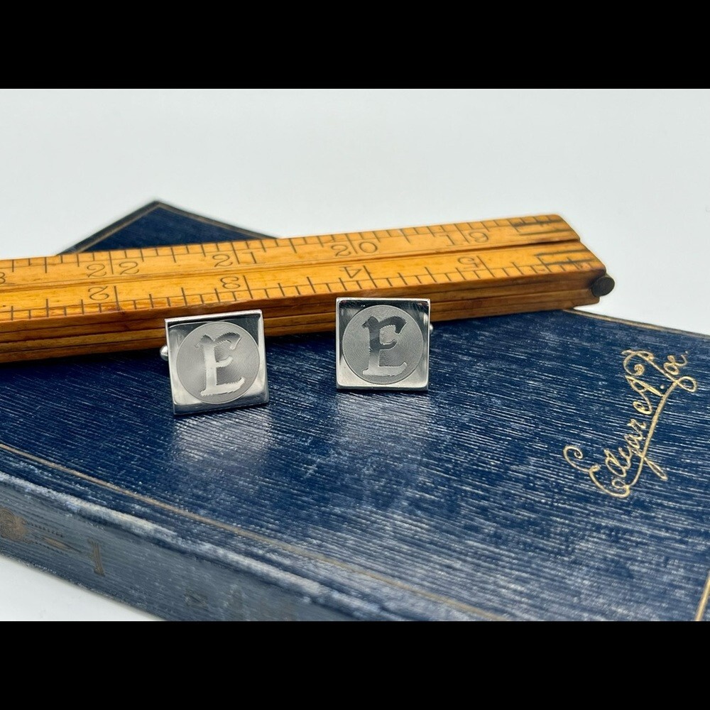 Vintage “E” cuff links initial monogram silver sq… - image 1