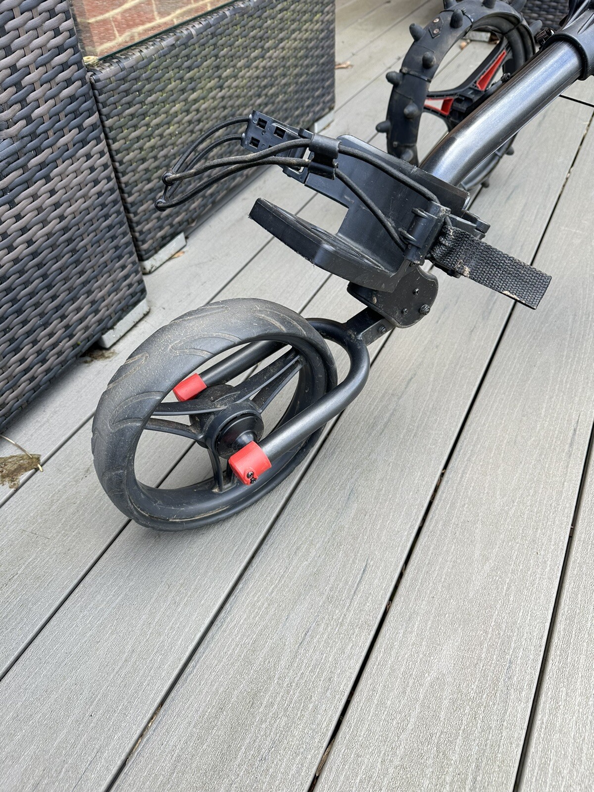 MOTOCADDY CUBE FOLDING PUSH GOLF TROLLEY WITH UMBRELLA HOLDER eBay