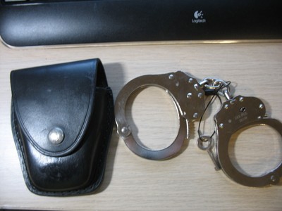 Jay-Pee Handcuffs W/ 1 Key & Leather Belt Holder Case