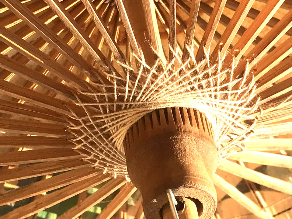 Ombrelle japonaise WAGASA ancienne en bambou et papier washi - Photo 4/4