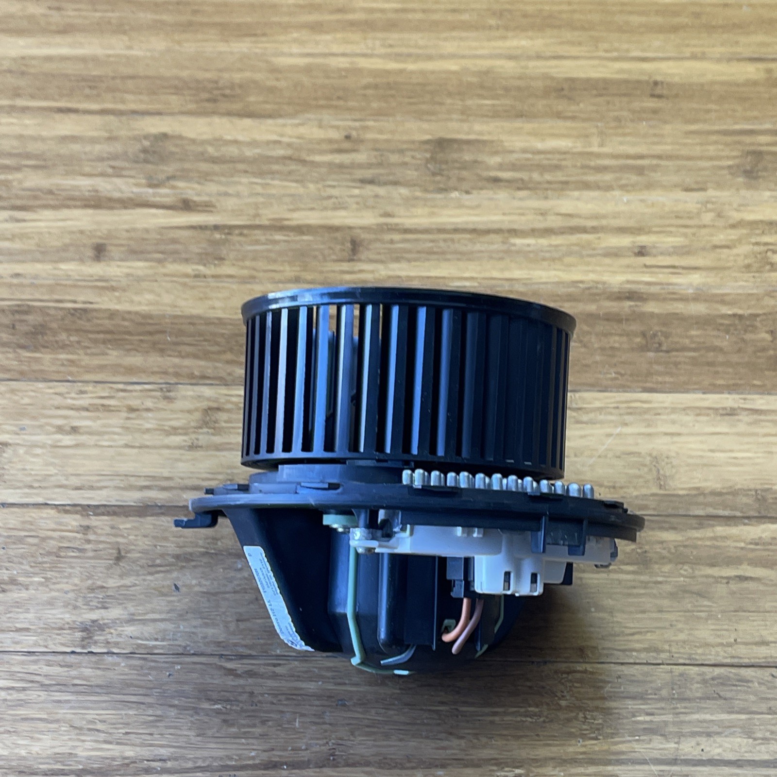 2014-2020 BMW i8 I12 Front HVAC Air Conditioning Blower Motor Fan Assembly OEM
