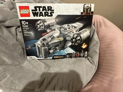 LEGO Star Wars Razor Crest Set 75292 Mandalorian Ship 1023 Pieces Perfect Sealed