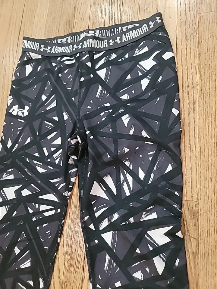 Under Armour Girls UA HeatGear Armour Printed Legging XLarge Black White 1271028 - Image 2 of 4
