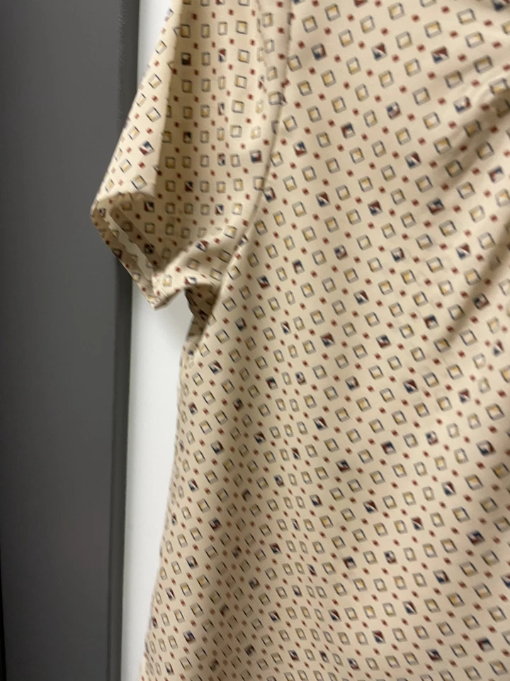 Blusa Mossimo de manga corta con patrón marrón para dama - talla M Foto 2 de 4