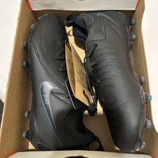 Image of Nike Phantom Luna II Academy FG football boots Black kids Size 3.5 brand new