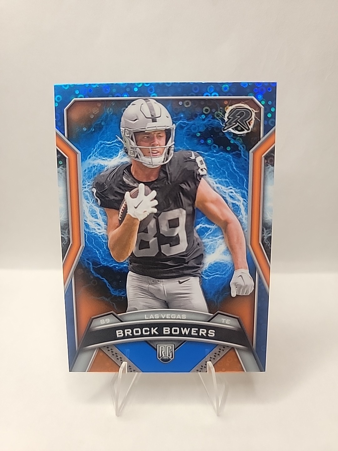 2024 Topps Resurgence - Rookies Brock Bowers #147 Blue & Orange Spark Refractor