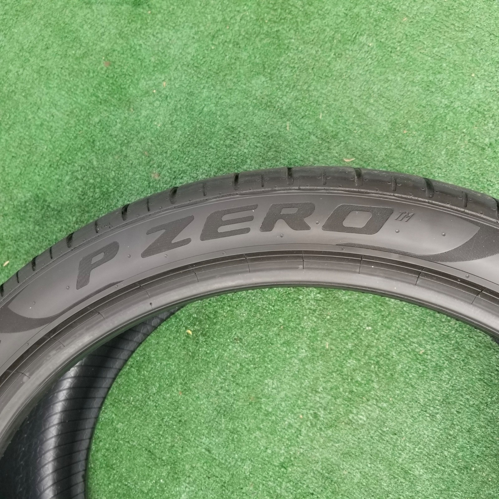 Lamborghini Urus Tire