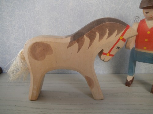 Ostheimer Reitpferd 10802 Bauer / Reiter 10801 Holzfiguren Bauernhof Figuren - Bild 7 von 12
