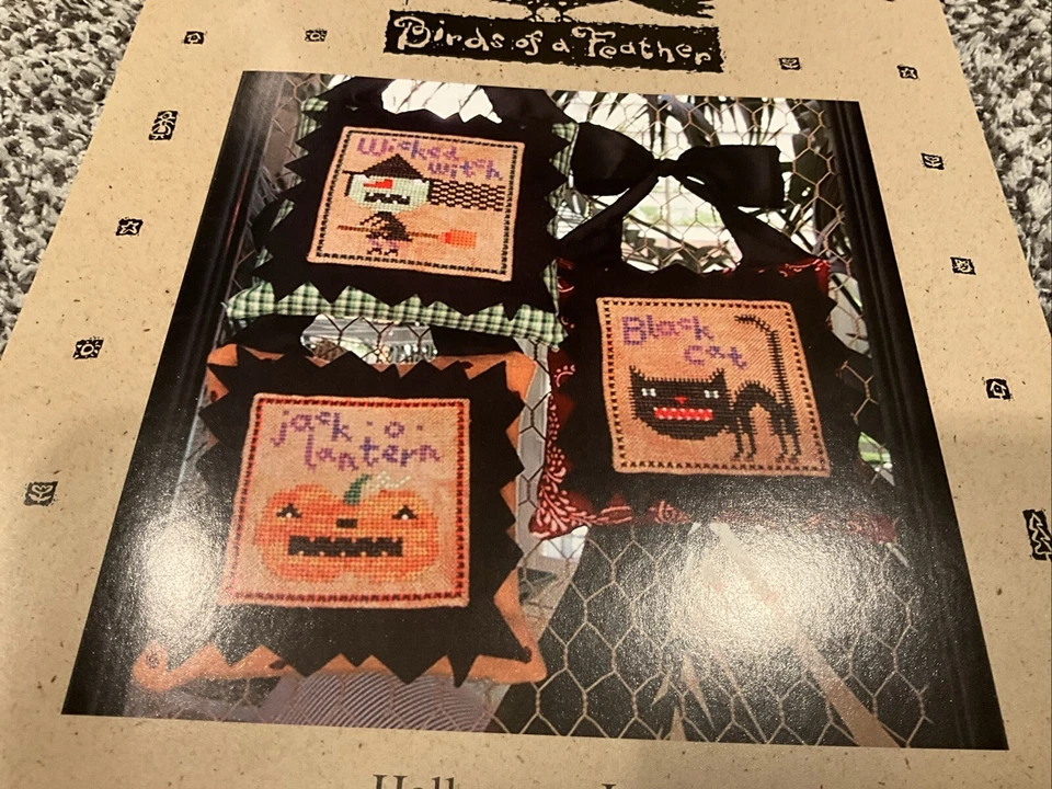 BIRDS OF A FEATHER Halloween Icons B0604 Halloween Icons w/Linen NEW - Image 2 of 4