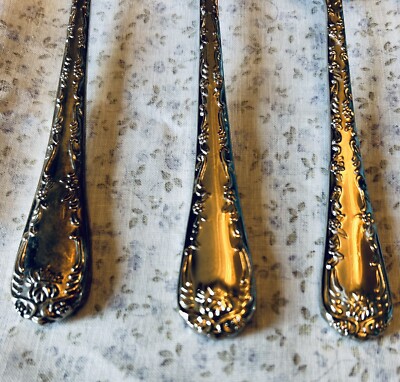 WM Rogers Son Enchanted Rose Pattern Silverware Plated Set 8