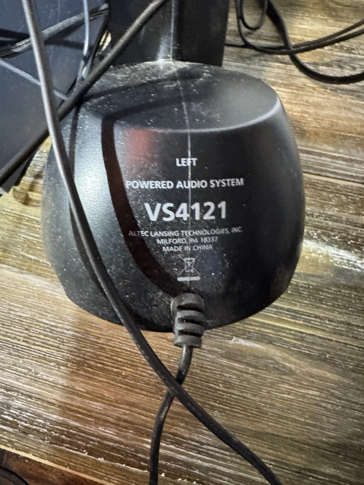 Altec Lansing VS4121 Home Theater Quality Computer Speakers & Subwoofer System - Image 4 of 4