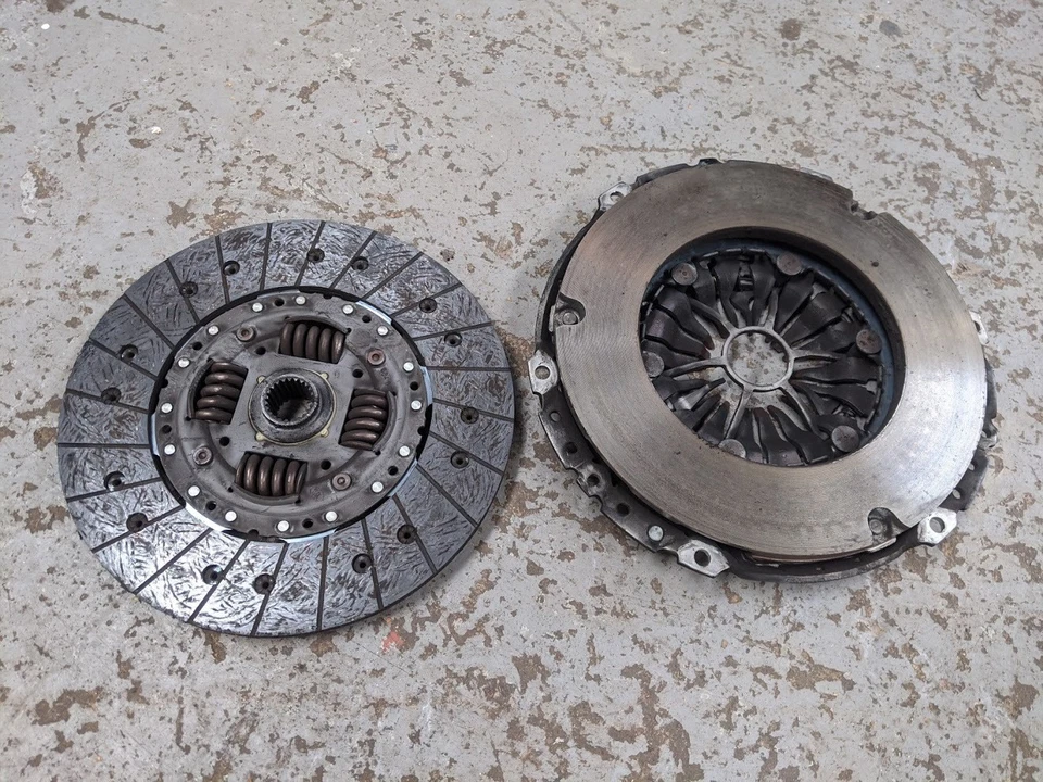 LAND ROVER FREELANDER 2.0 TD4 2007 USED CLUTCH SACHS 325025710 - Image 2 of 4