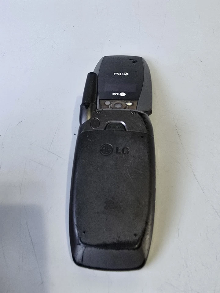 LG AX355 - Gray and Black ( Alltel ) CDMA Flip Phone - Image 4 of 4