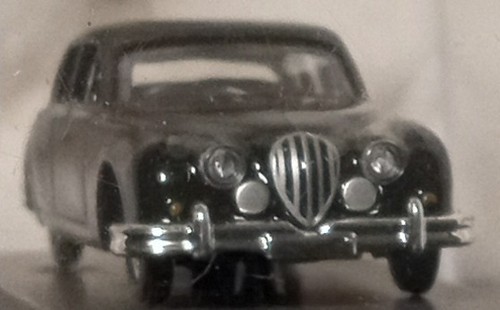 Malibu International #00116 1954-1967 Jaguar Mk II Saloon Black SEE DESCRIPTION - Picture 3 of 5